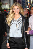 th_21957_Celebutopia-Marisa_Miller_sighting_in_Times_Square_Manhattan-02_122_141lo.jpg