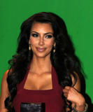 th_53846_celebrity-paradise.com-The_Elder-Kim_Kardashian_2010-02-04_-_Promotes_Her_New_Fragrance_4338_122_179lo.jpg