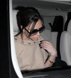 th_06804_celebrity_paradise.com_Victoria_Beckham_Lax_airport_028_122_245lo.jpg