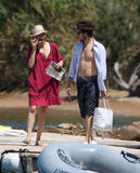 th_61067_Preppie_-_Marion_Cotillard_on_holiday_together_in_Corsica_-_July_26_2009_834_122_459lo.jpg