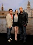 th_04917_Celebutopia-Anne_Hathaway-Get_Smart_photocall_in_London-53_122_483lo.jpg