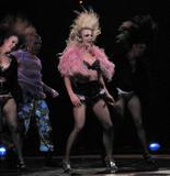 th_79009_Celebutopia-Britney_Spears_performs_in_New_Orleans-23_122_747lo.jpg