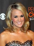 th_20412_Carrie_Underwood_arrives_at_the_People26s_Choice_Awards_2010-01_123_75lo.jpg