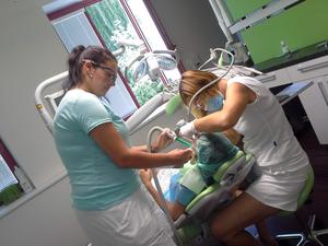 Dentist-Mom-Sexy-No-Nude-Pictures-At-Work-And-Home--i4kgaipotz.jpg
