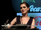 http://img188.imagevenue.com/loc55/th_12543_Celebutopia-Anne_Hathaway-ShoWest_2008_Awards_Ceremony_show-03_122_55lo.jpg